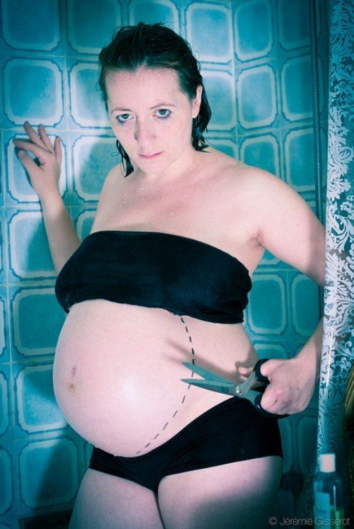 Awkward Pregnancy Photos - Creepy