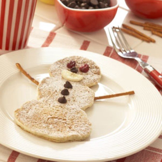 Christmas Breakfast Ideas - Banana Pancake Snowman