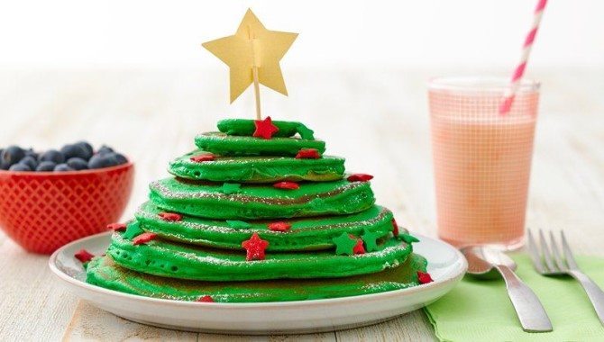 Christmas Breakfast Ideas - Christmas Tree Pancake Stacks