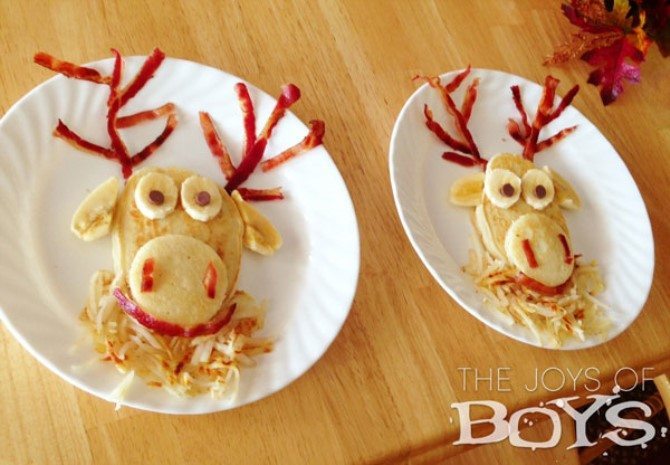 Christmas Breakfast Ideas - Reindeer Pancakes