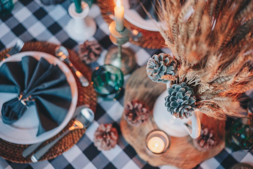 Thanksgiving table decor