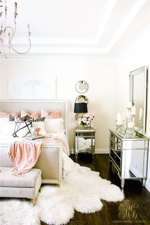 Master Bedroom Decorating Ideas - White Sheepskin Rug