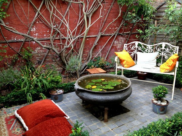 Modern Garden: Quiet Courtyard