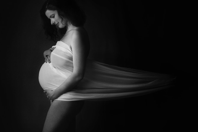 Pregnancy Photo Ideas - Contemporary