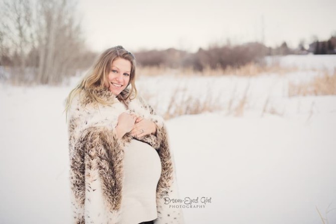 Pregnancy Photo Ideas - Winter