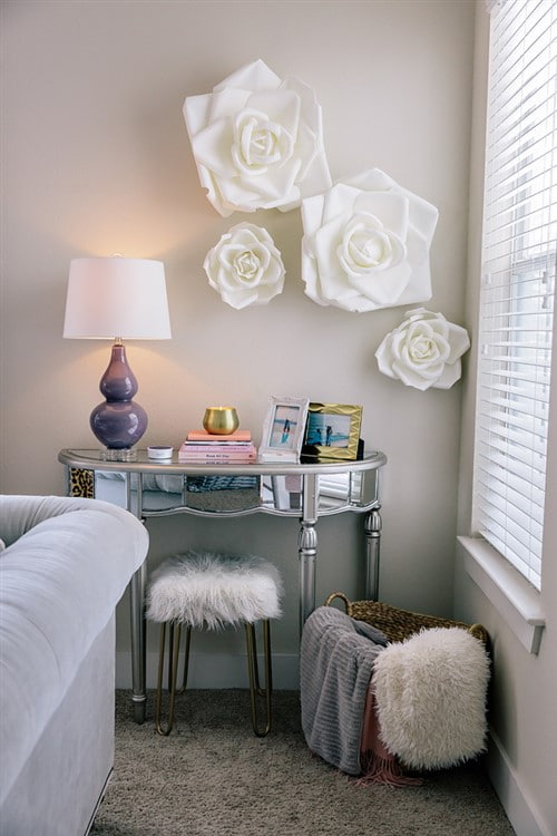 Simple Home Decorating Ideas For Your Living Room - Hanging Roses