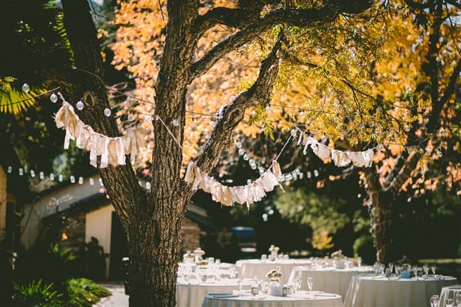 Unique Wedding Photo Ideas - In The Backyard