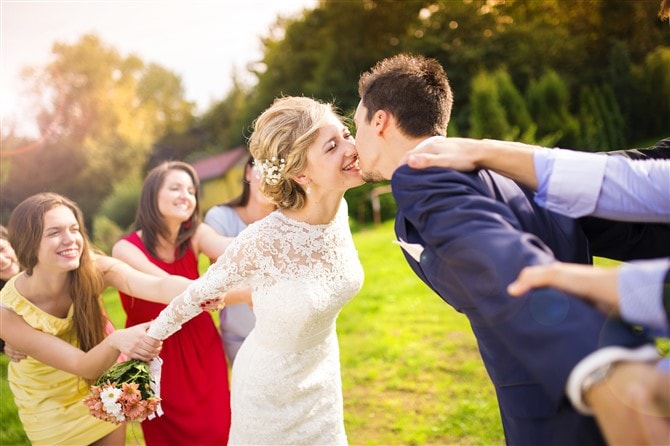 Unique Wedding Photo Ideas - Trying To Kiss